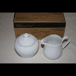 Pampered Chef Sugar Bowl and Creamer Set
